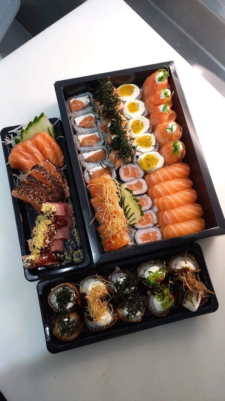 Combinado Tradicional (50 Peças) + 10 Hot Filadélfia